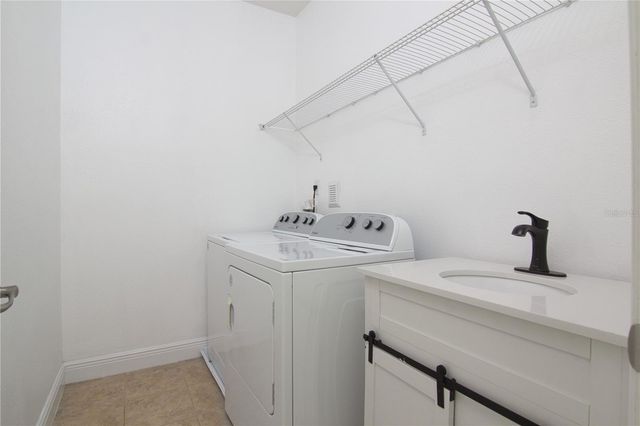 8323 LOOKOUT POINTE DRIVE, Windermere, FL 34786