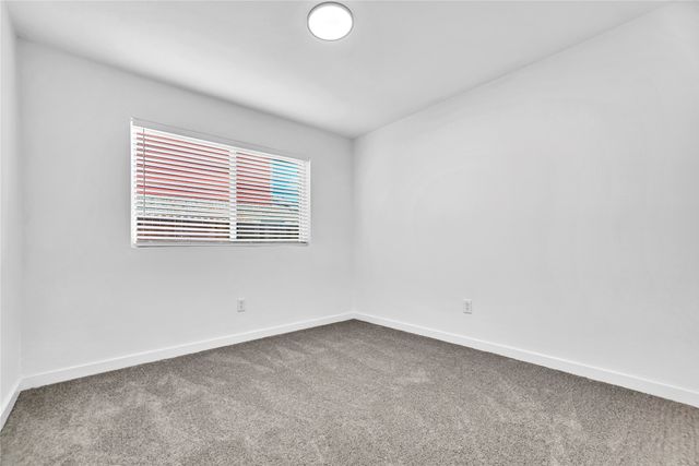 542 Damon Drive, Grand Prairie, TX 75052