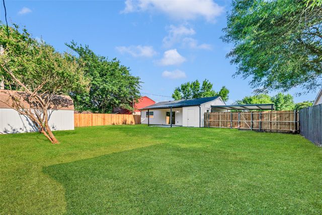 542 Damon Drive, Grand Prairie, TX 75052