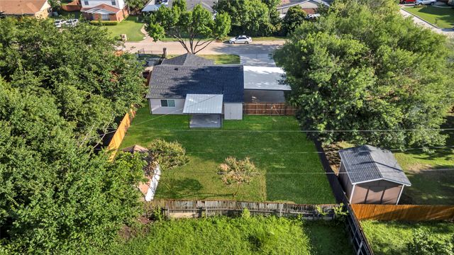 542 Damon Drive, Grand Prairie, TX 75052