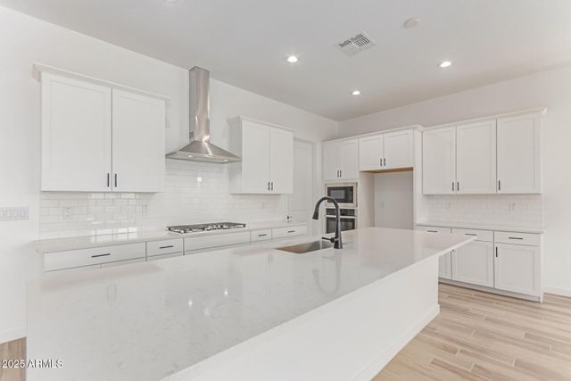 15821 W BRONCO Trail, Surprise, AZ 85387