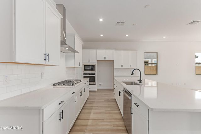 15821 W BRONCO Trail, Surprise, AZ 85387