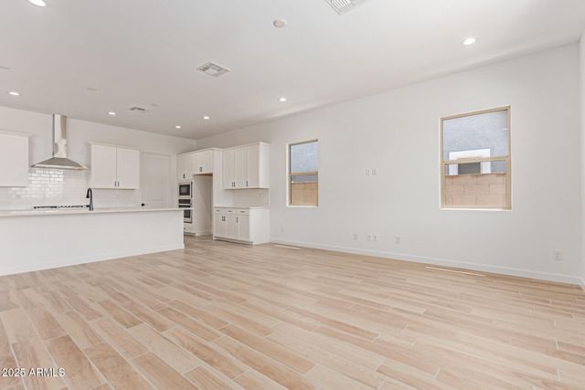 15821 W BRONCO Trail, Surprise, AZ 85387