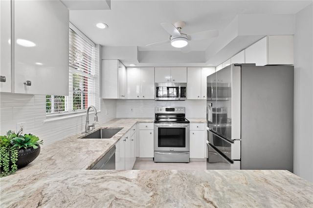 5520 N Harbor Village Drive 105, Vero Beach, FL 32967