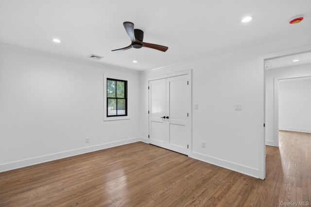 85 Kenneth Avenue, Huntington, NY 11743