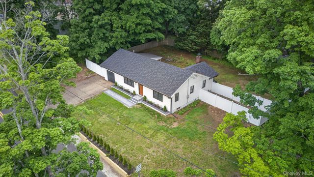 85 Kenneth Avenue, Huntington, NY 11743