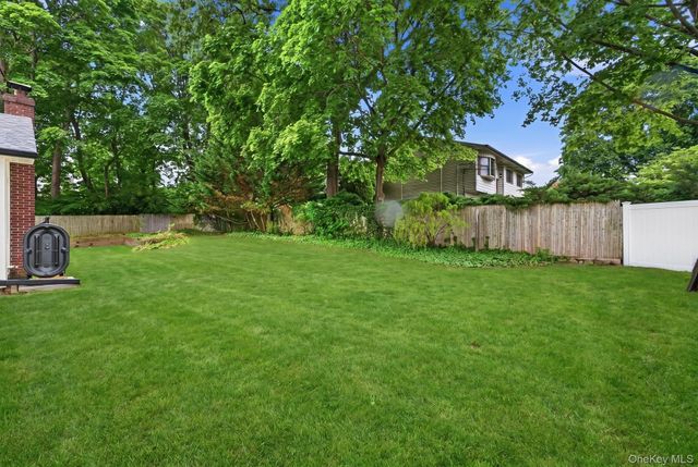 85 Kenneth Avenue, Huntington, NY 11743