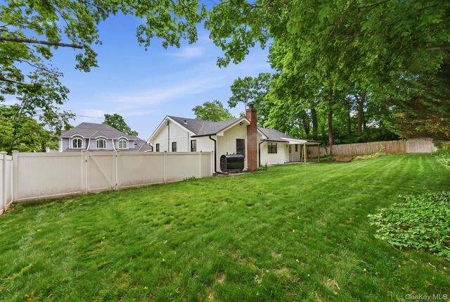 85 Kenneth Avenue, Huntington, NY 11743