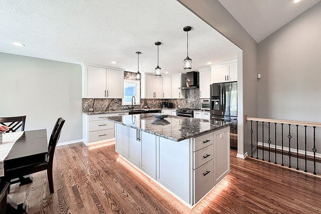 11749 DUMFRIES Avenue, Council Bluffs, IA 51503