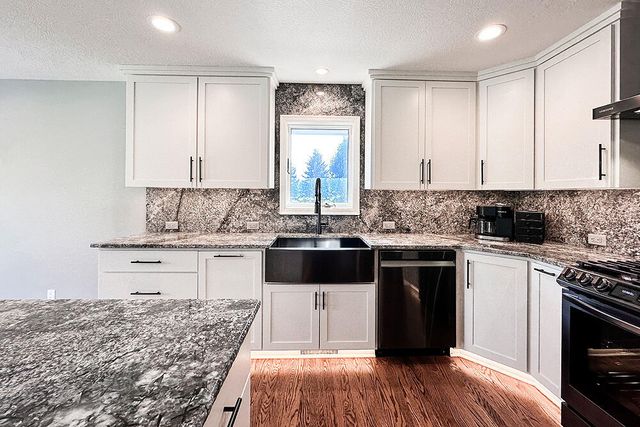 11749 DUMFRIES Avenue, Council Bluffs, IA 51503