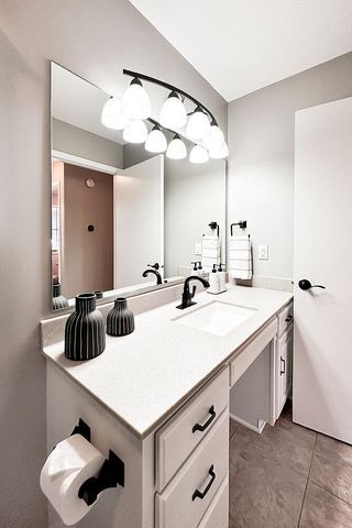 11749 DUMFRIES Avenue, Council Bluffs, IA 51503