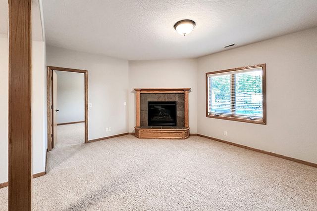 11749 DUMFRIES Avenue, Council Bluffs, IA 51503