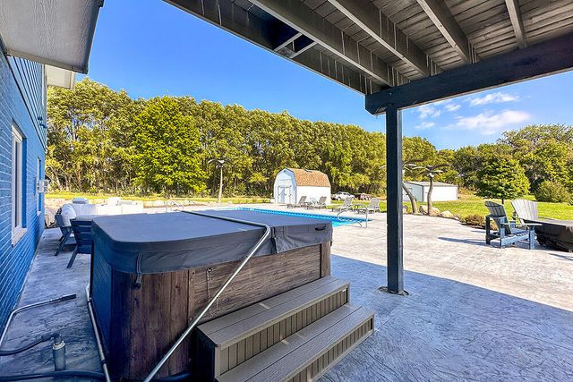 11749 DUMFRIES Avenue, Council Bluffs, IA 51503