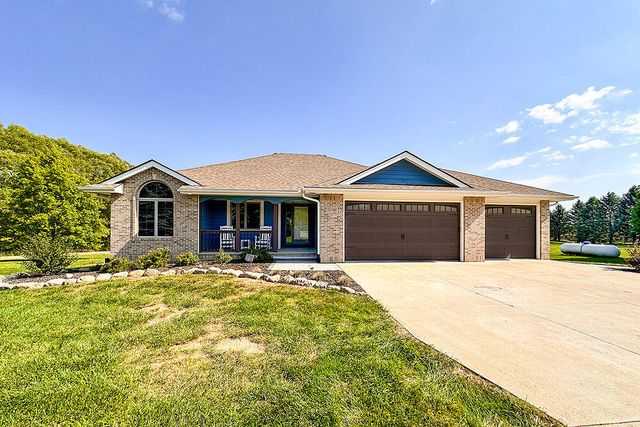 11749 DUMFRIES Avenue, Council Bluffs, IA 51503