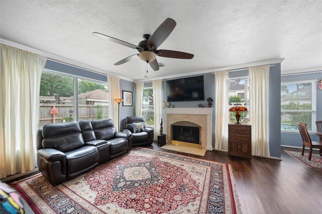 16303 Avenplace Road, Tomball, TX 77377