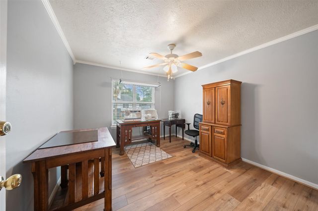 16303 Avenplace Road, Tomball, TX 77377