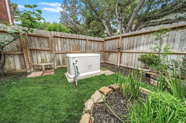 16303 Avenplace Road, Tomball, TX 77377