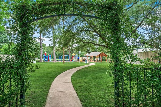 16303 Avenplace Road, Tomball, TX 77377