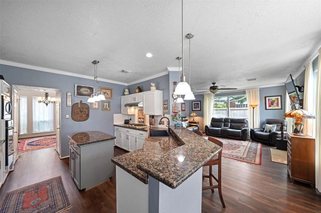 16303 Avenplace Road, Tomball, TX 77377