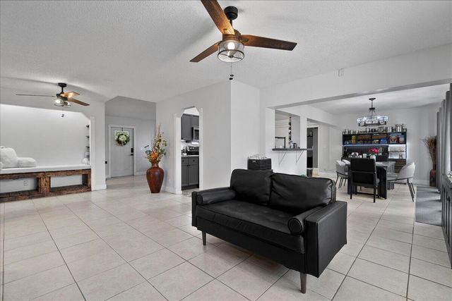 14537 N 77th Place N, Loxahatchee, FL 33470