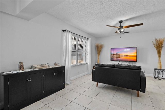 14537 N 77th Place N, Loxahatchee, FL 33470