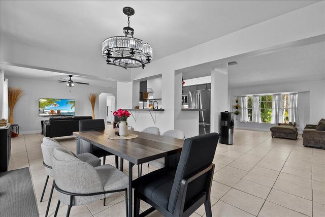 14537 N 77th Place N, Loxahatchee, FL 33470