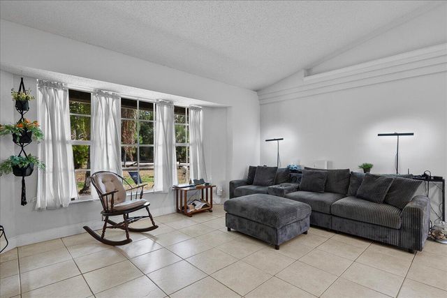 14537 N 77th Place N, Loxahatchee, FL 33470