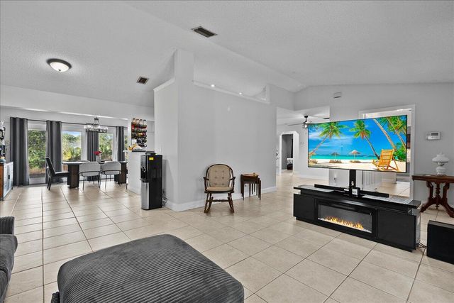 14537 N 77th Place N, Loxahatchee, FL 33470