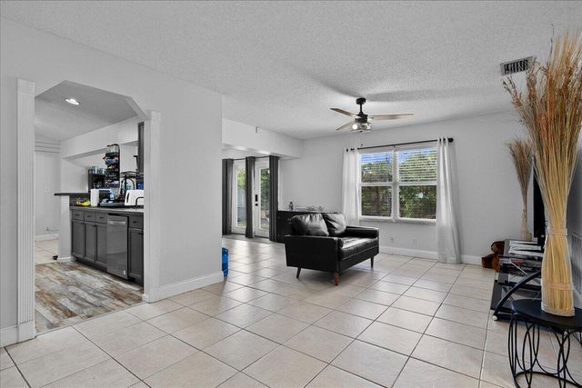 14537 N 77th Place N, Loxahatchee, FL 33470