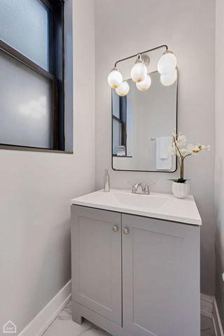 4351 S King Drive 2, Chicago, IL 60653