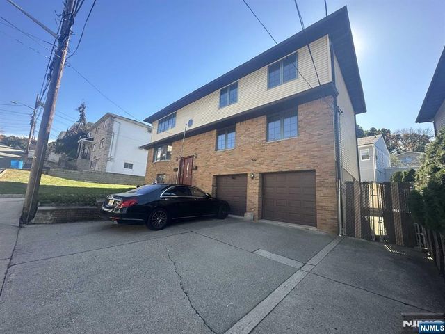 27 Whitaker Avenue 1, Woodland Park, NJ 07424