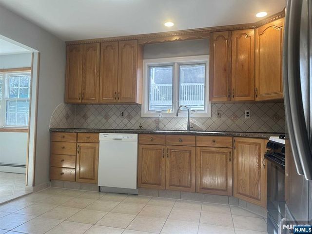 27 Whitaker Avenue 1, Woodland Park, NJ 07424