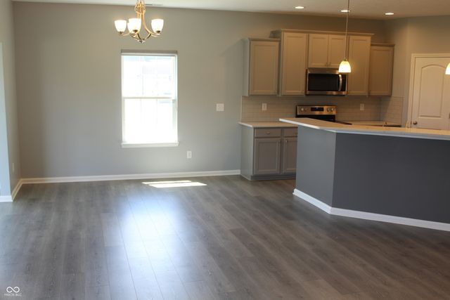 1857 Doncaster Drive, Avon, IN 46123