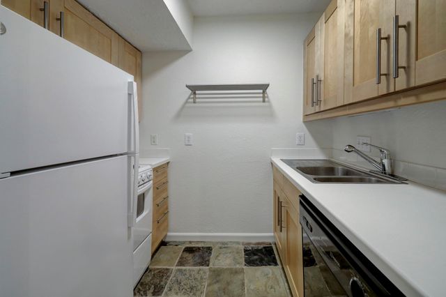 3400 Timmons Lane 58, Houston, TX 77027