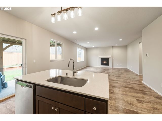 9448 N ALDER St, Camas, WA 98607