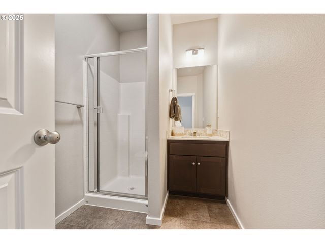 9448 N ALDER St, Camas, WA 98607