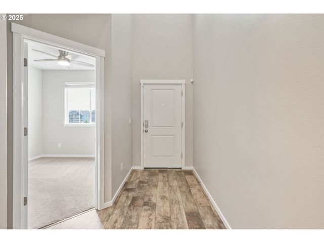 9448 N ALDER St, Camas, WA 98607