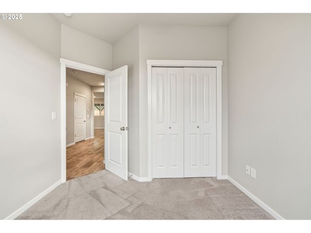 9448 N ALDER St, Camas, WA 98607