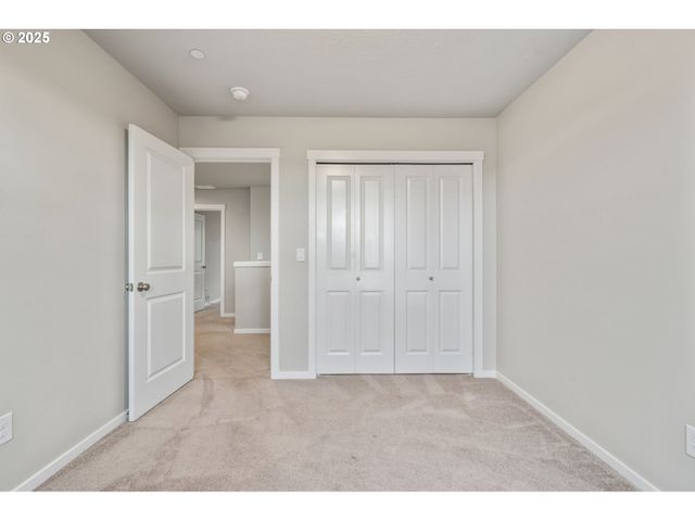 9448 N ALDER St, Camas, WA 98607