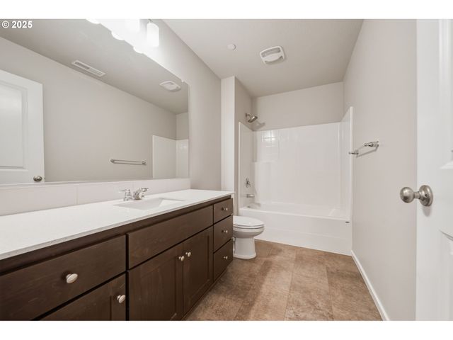 9448 N ALDER St, Camas, WA 98607