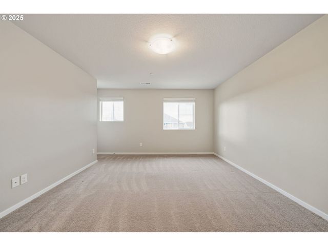 9448 N ALDER St, Camas, WA 98607