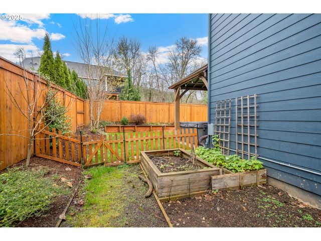 9448 N ALDER St, Camas, WA 98607