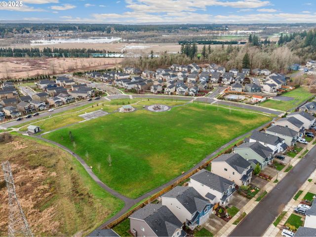 9448 N ALDER St, Camas, WA 98607