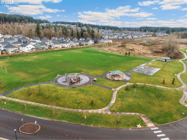 9448 N ALDER St, Camas, WA 98607