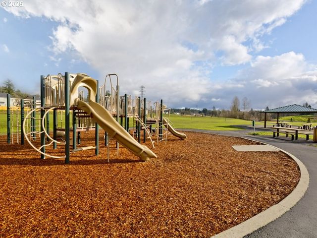 9448 N ALDER St, Camas, WA 98607