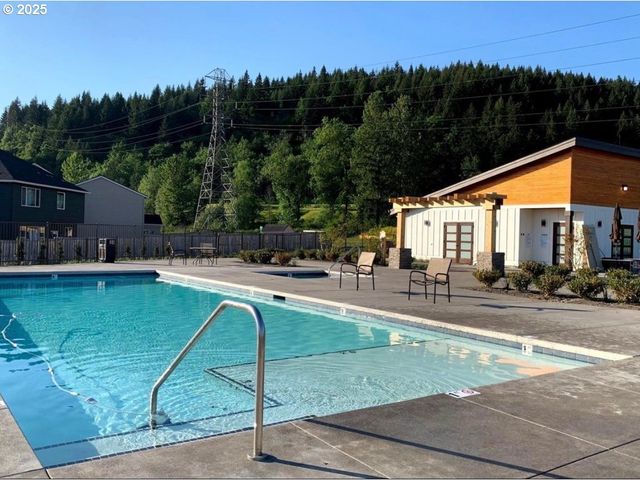 9448 N ALDER St, Camas, WA 98607