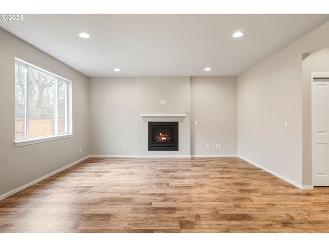 9448 N ALDER St, Camas, WA 98607