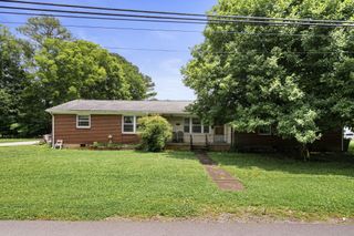 604 2nd Ave, Lawrenceburg, TN 38464
