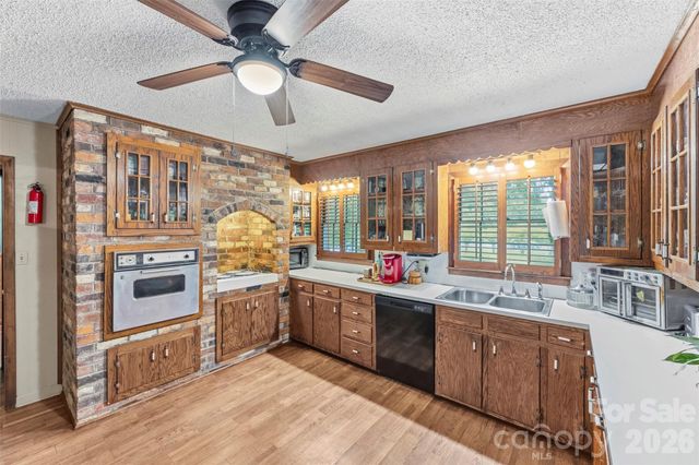 3110 Robinwood Road, Gastonia, NC 28054