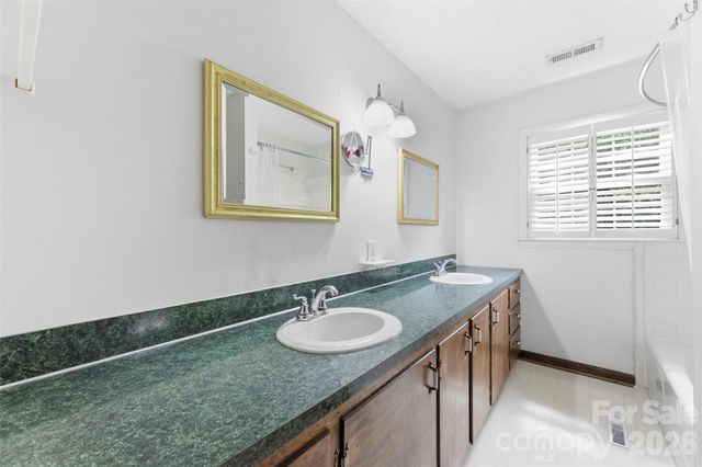 3110 Robinwood Road, Gastonia, NC 28054